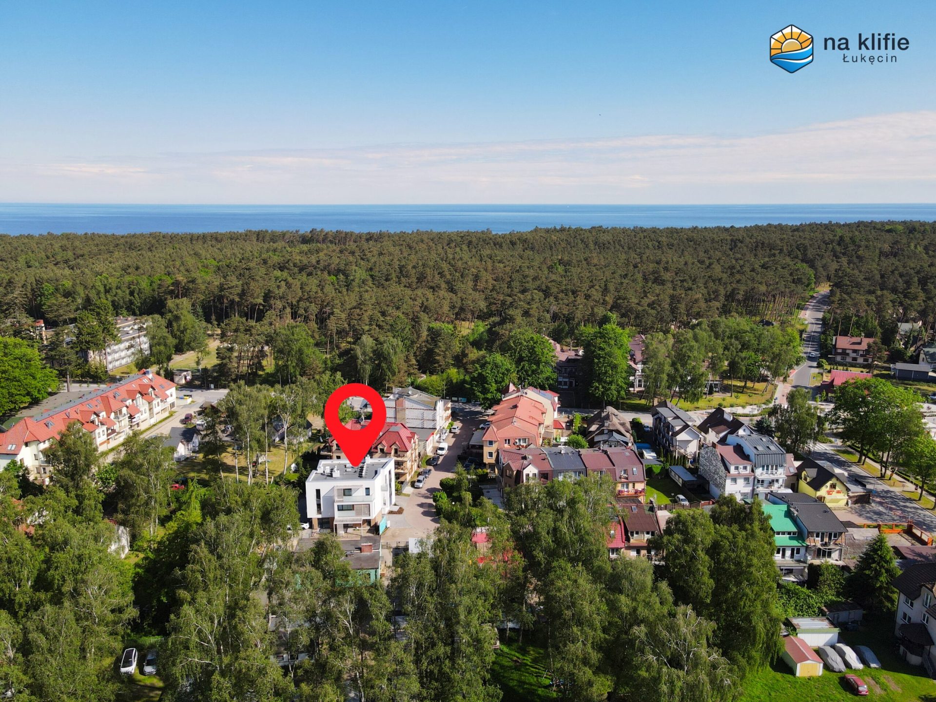 Location of the building in Łukęcin